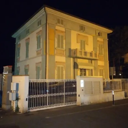 Il Piccolo Sole Apartment Carrara Exterior photo